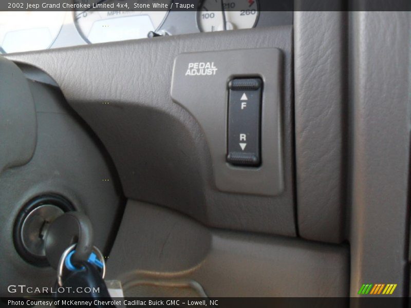 Stone White / Taupe 2002 Jeep Grand Cherokee Limited 4x4