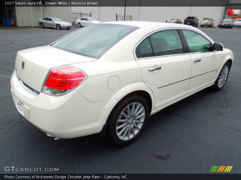Cream White / Morocco Brown 2007 Saturn Aura XR