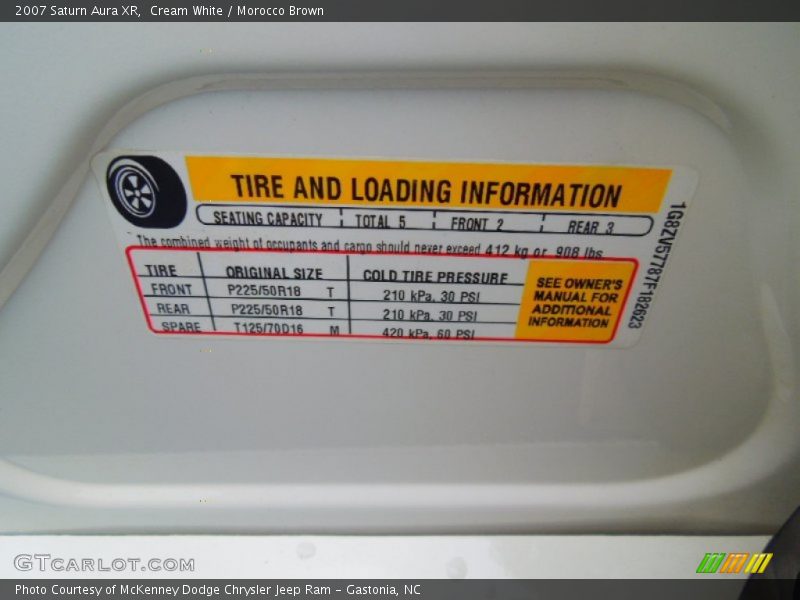 Cream White / Morocco Brown 2007 Saturn Aura XR