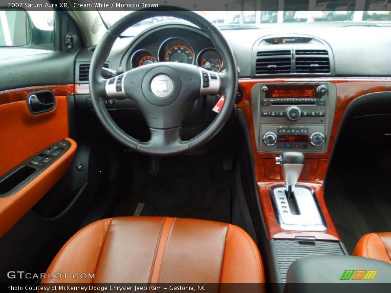 Cream White / Morocco Brown 2007 Saturn Aura XR