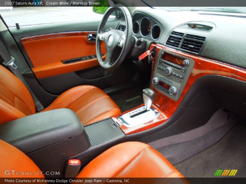 Cream White / Morocco Brown 2007 Saturn Aura XR