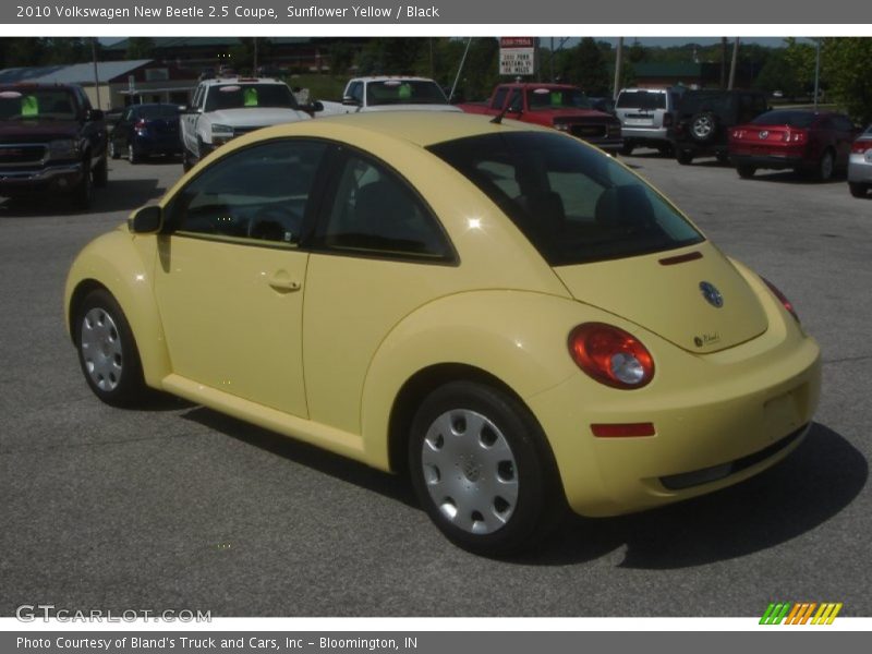 Sunflower Yellow / Black 2010 Volkswagen New Beetle 2.5 Coupe