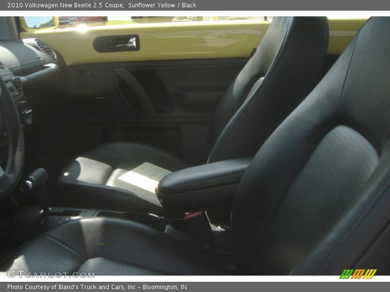 Sunflower Yellow / Black 2010 Volkswagen New Beetle 2.5 Coupe