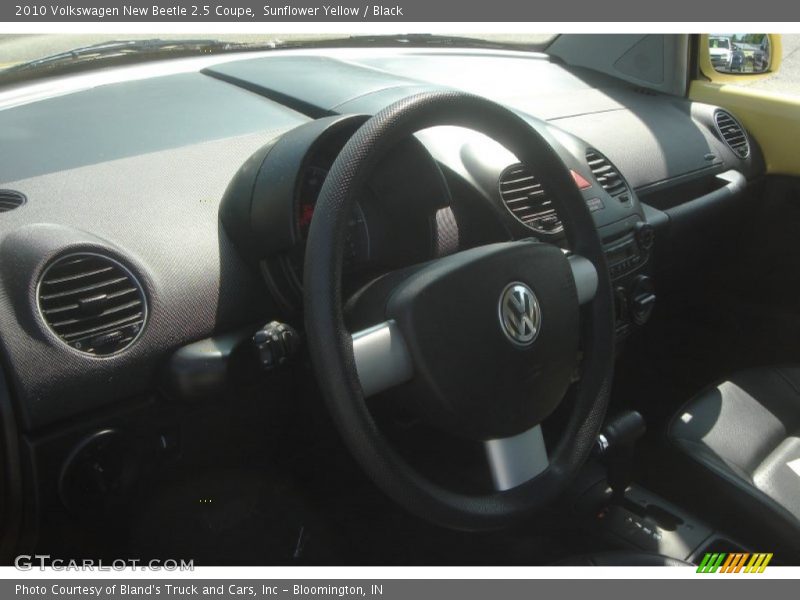 Sunflower Yellow / Black 2010 Volkswagen New Beetle 2.5 Coupe
