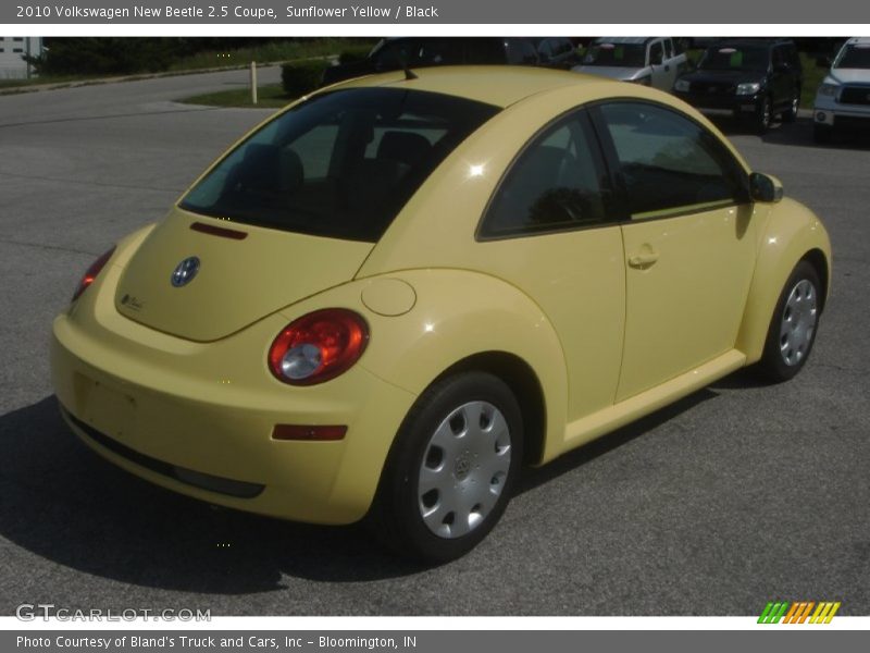 Sunflower Yellow / Black 2010 Volkswagen New Beetle 2.5 Coupe