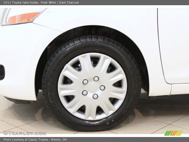 Polar White / Dark Charcoal 2011 Toyota Yaris Sedan