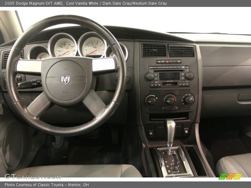 Dashboard of 2005 Magnum SXT AWD