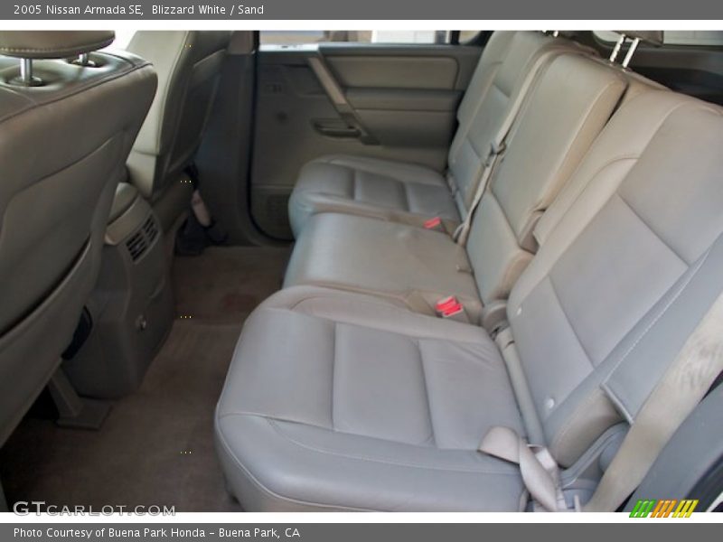 Blizzard White / Sand 2005 Nissan Armada SE