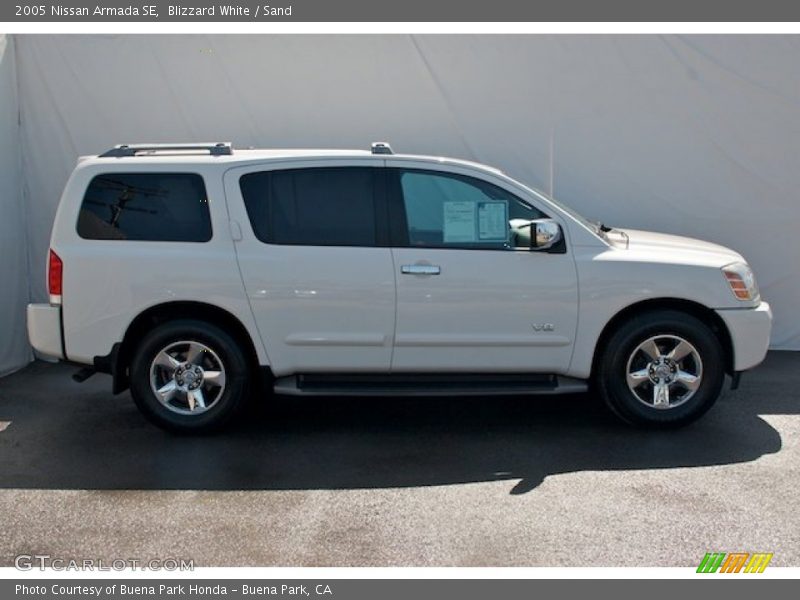 Blizzard White / Sand 2005 Nissan Armada SE
