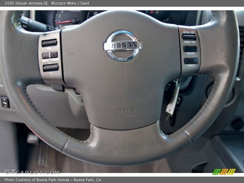 Blizzard White / Sand 2005 Nissan Armada SE