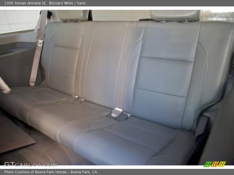 Blizzard White / Sand 2005 Nissan Armada SE