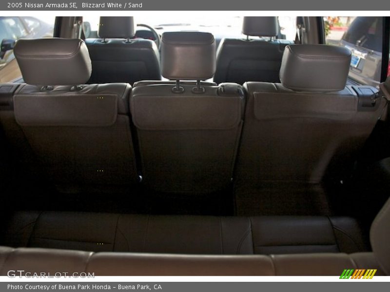 Blizzard White / Sand 2005 Nissan Armada SE