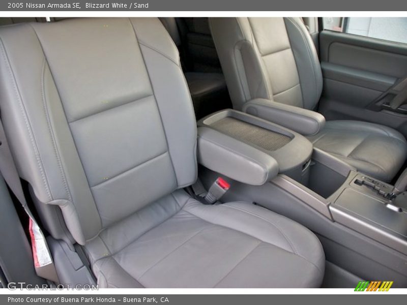 Blizzard White / Sand 2005 Nissan Armada SE