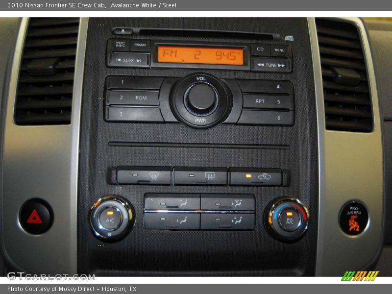 Avalanche White / Steel 2010 Nissan Frontier SE Crew Cab