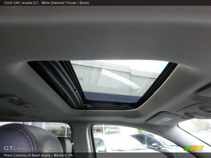 White Diamond Tricoat / Ebony 2009 GMC Acadia SLT