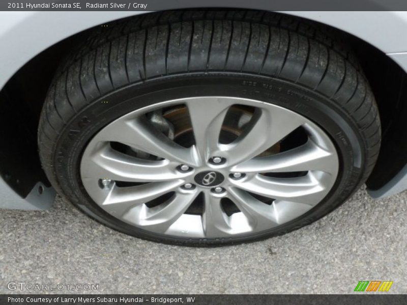Radiant Silver / Gray 2011 Hyundai Sonata SE