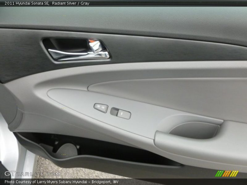 Radiant Silver / Gray 2011 Hyundai Sonata SE