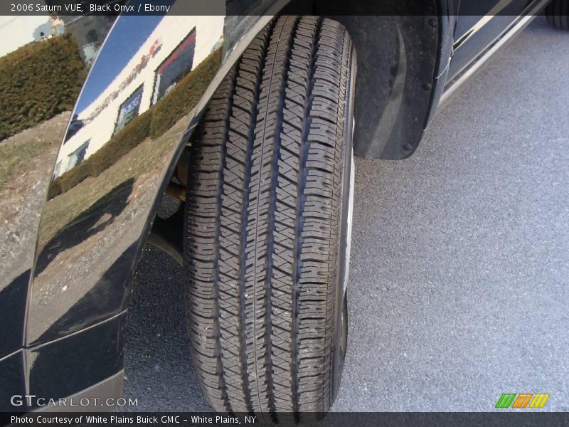 Black Onyx / Ebony 2006 Saturn VUE