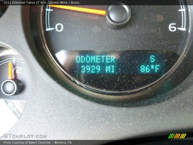Summit White / Ebony 2011 Chevrolet Tahoe LT 4x4