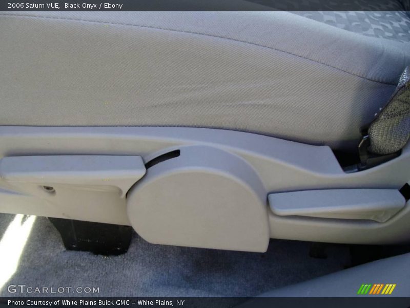 Black Onyx / Ebony 2006 Saturn VUE