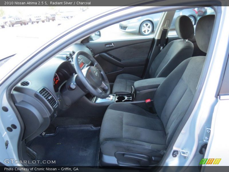 Radiant Silver / Charcoal 2010 Nissan Altima 2.5 S