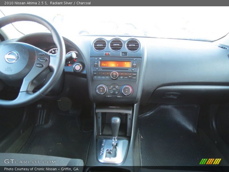 Radiant Silver / Charcoal 2010 Nissan Altima 2.5 S