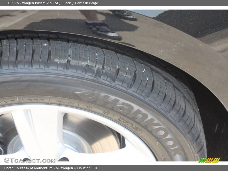 Black / Cornsilk Beige 2012 Volkswagen Passat 2.5L SE