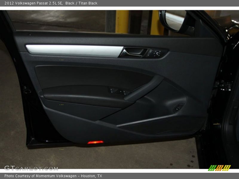 Black / Titan Black 2012 Volkswagen Passat 2.5L SE