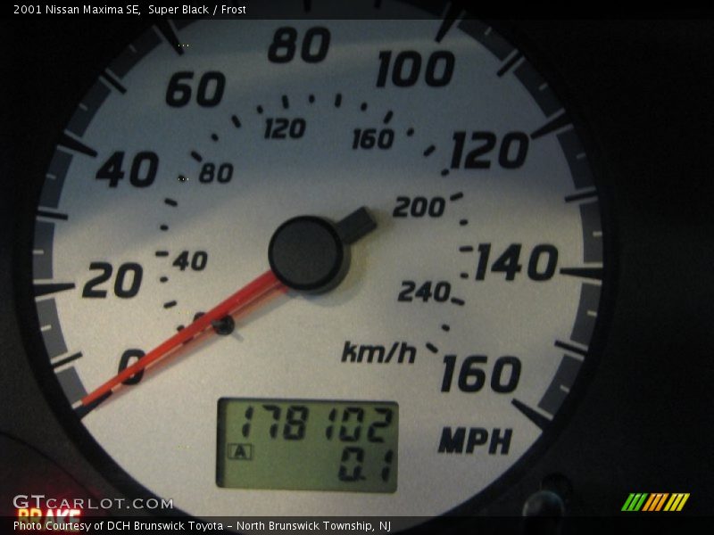 Super Black / Frost 2001 Nissan Maxima SE