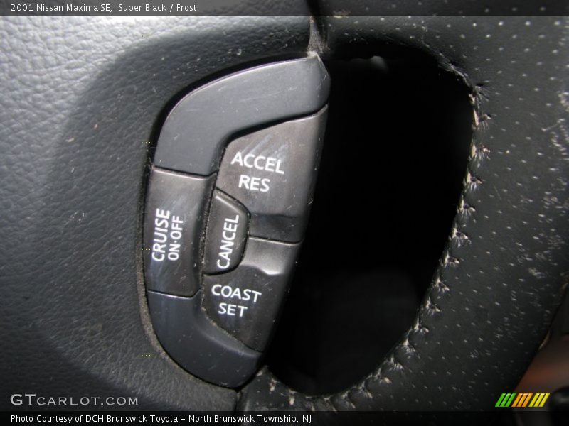 Super Black / Frost 2001 Nissan Maxima SE