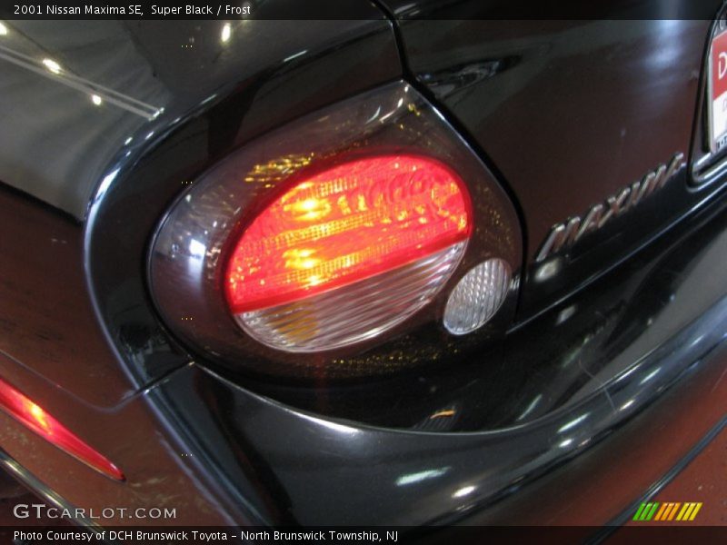 Super Black / Frost 2001 Nissan Maxima SE