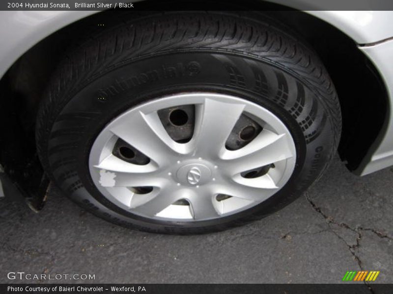 Brilliant Silver / Black 2004 Hyundai Sonata