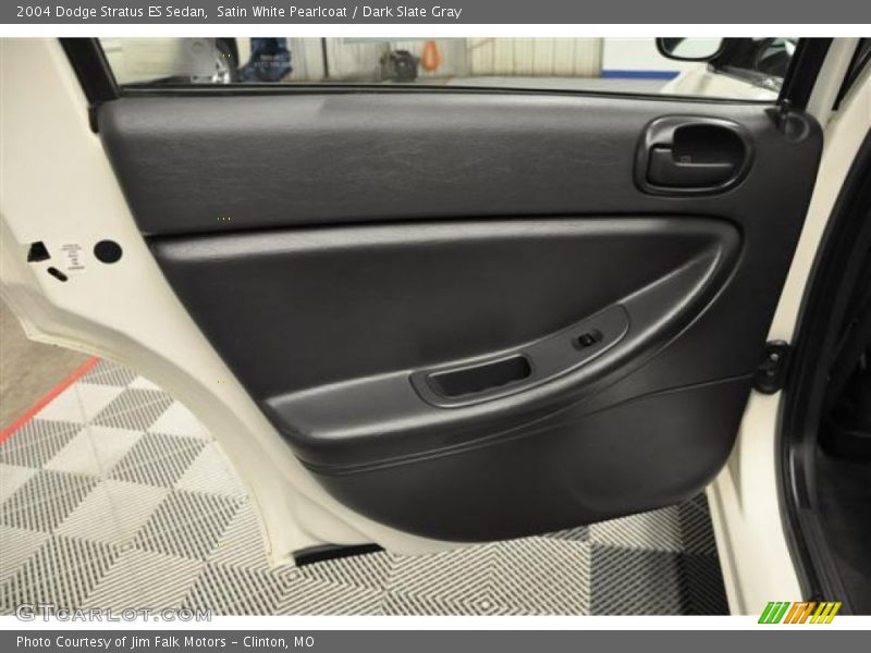 Satin White Pearlcoat / Dark Slate Gray 2004 Dodge Stratus ES Sedan