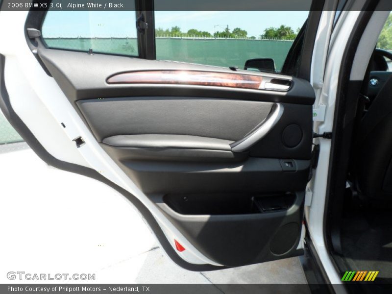 Alpine White / Black 2006 BMW X5 3.0i