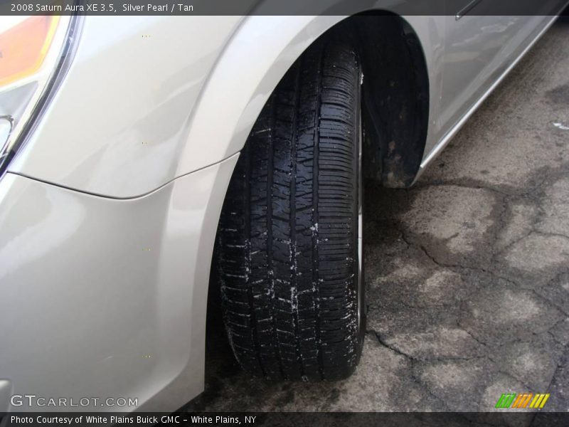 Silver Pearl / Tan 2008 Saturn Aura XE 3.5