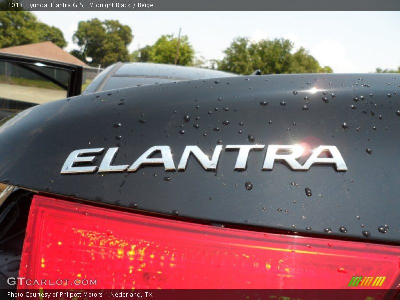 Midnight Black / Beige 2013 Hyundai Elantra GLS