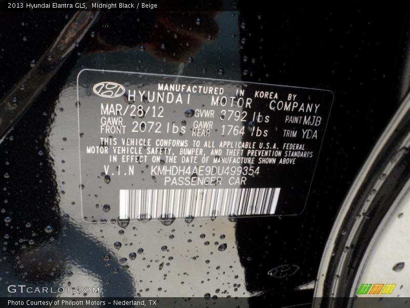 Midnight Black / Beige 2013 Hyundai Elantra GLS