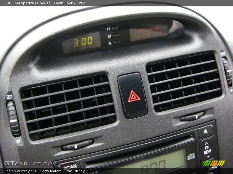 Clear Silver / Gray 2005 Kia Spectra LX Sedan