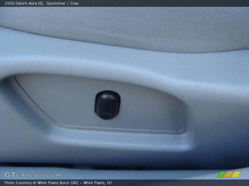 Quicksilver / Gray 2009 Saturn Aura XE