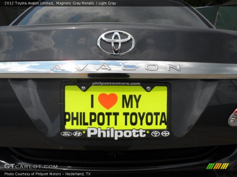 Magnetic Gray Metallic / Light Gray 2012 Toyota Avalon Limited