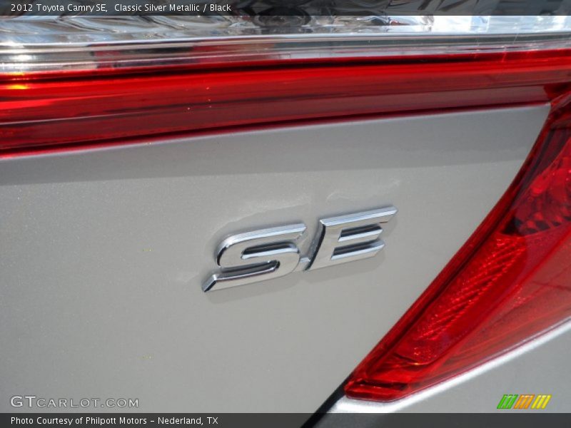 Classic Silver Metallic / Black 2012 Toyota Camry SE