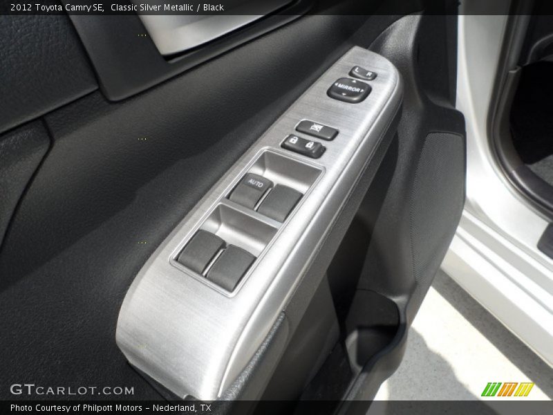 Classic Silver Metallic / Black 2012 Toyota Camry SE