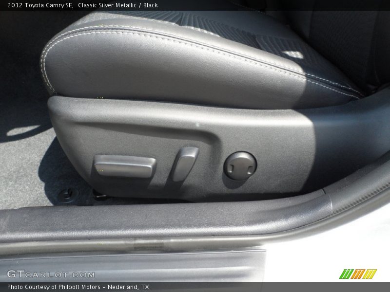 Classic Silver Metallic / Black 2012 Toyota Camry SE