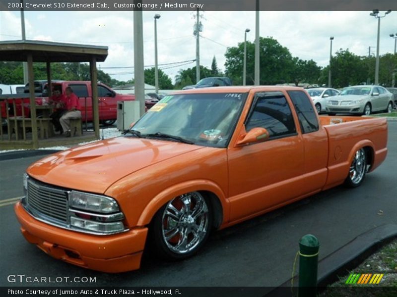 Custom Orange / Medium Gray 2001 Chevrolet S10 Extended Cab