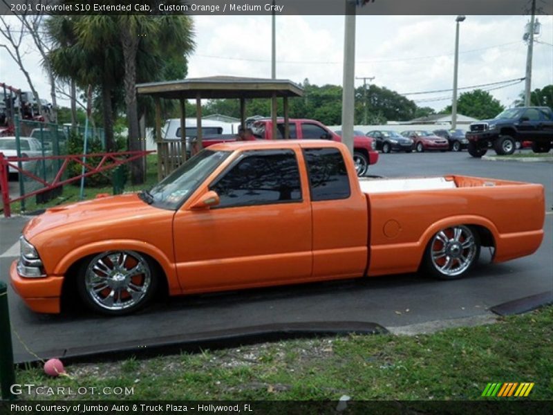 Custom Orange / Medium Gray 2001 Chevrolet S10 Extended Cab