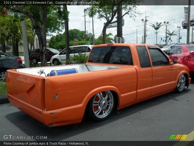 Custom Orange / Medium Gray 2001 Chevrolet S10 Extended Cab