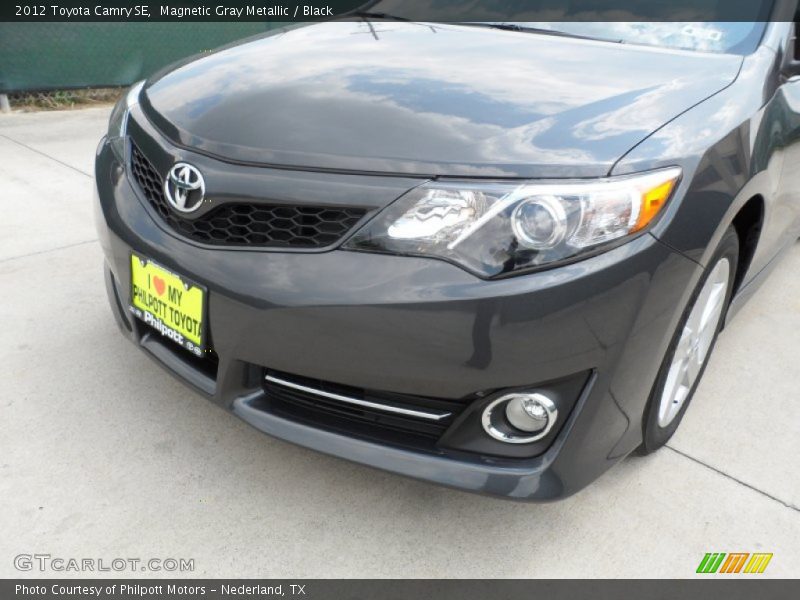 Magnetic Gray Metallic / Black 2012 Toyota Camry SE
