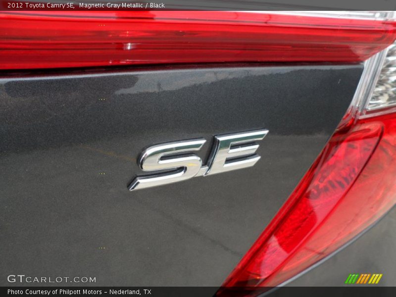 Magnetic Gray Metallic / Black 2012 Toyota Camry SE