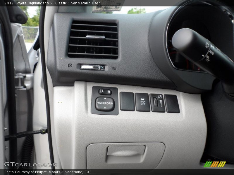 Classic Silver Metallic / Ash 2012 Toyota Highlander V6