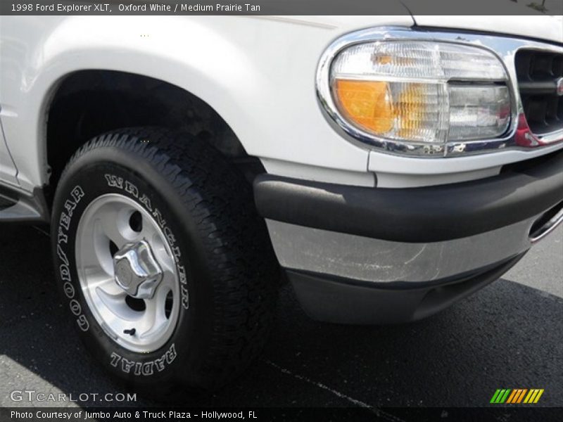 Oxford White / Medium Prairie Tan 1998 Ford Explorer XLT